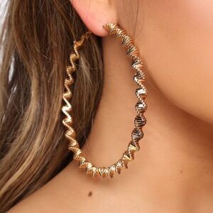 💛 Gold Oversized Textured Hoop Earrings